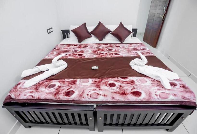 Семейный Номер, Whitefort Family Rooms With Balcony Serviced Villa
