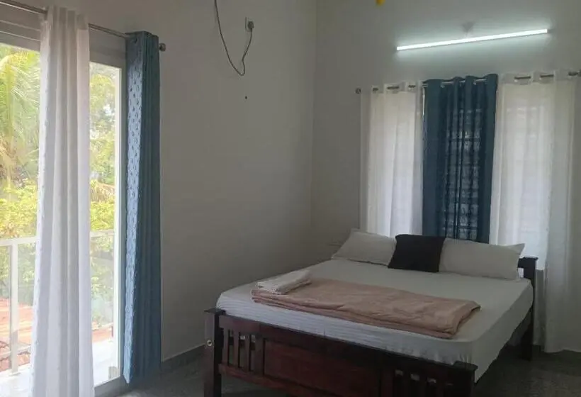 ファミリールーム, Whitefort Family Rooms With Balcony Serviced Villa