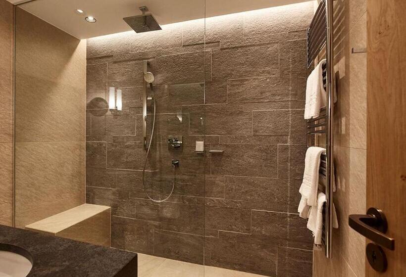 חדר סופריור, Hochschober