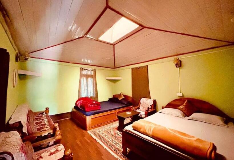 デラックスの4人部屋, Mirik Homestay