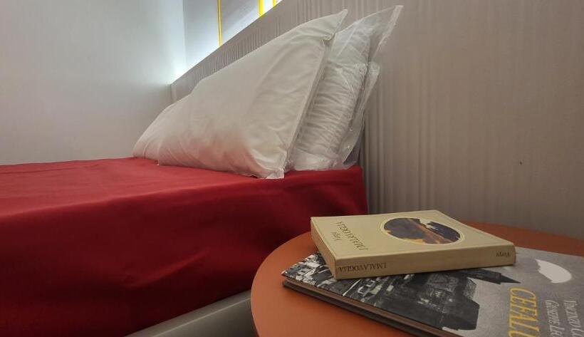 스탠다드 룸 킹사이즈 침대, Cefalhub