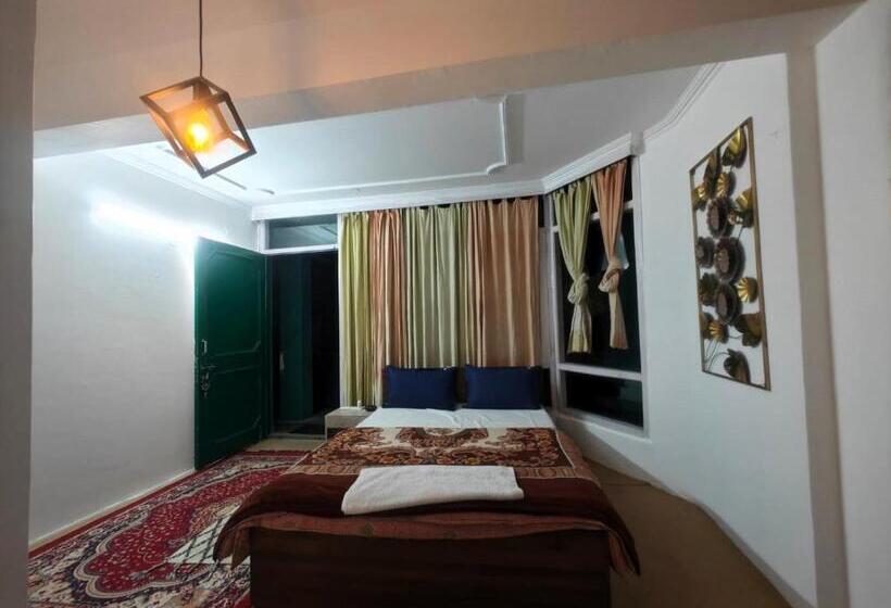 Номер Deluxe с Балконом, Vibe Hostel