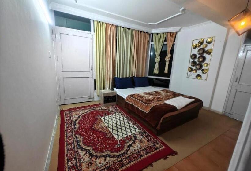 Номер Deluxe с Балконом, Vibe Hostel