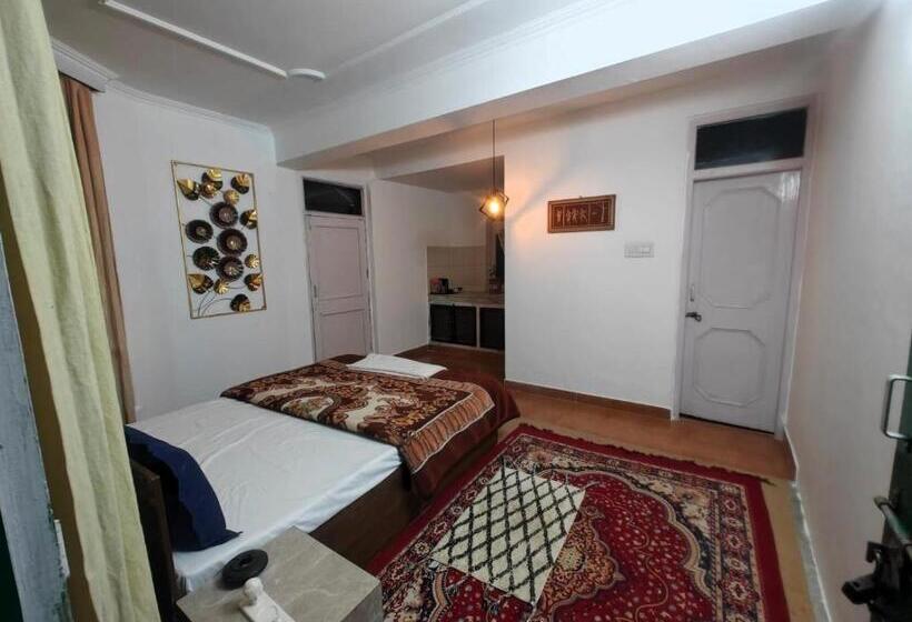 발코니 디럭스 룸, Vibe Hostel