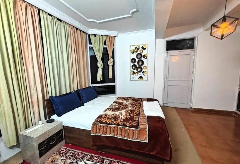 발코니 디럭스 룸, Vibe Hostel
