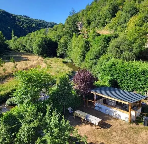 ファミリールーム, Aux 2 Rivières
