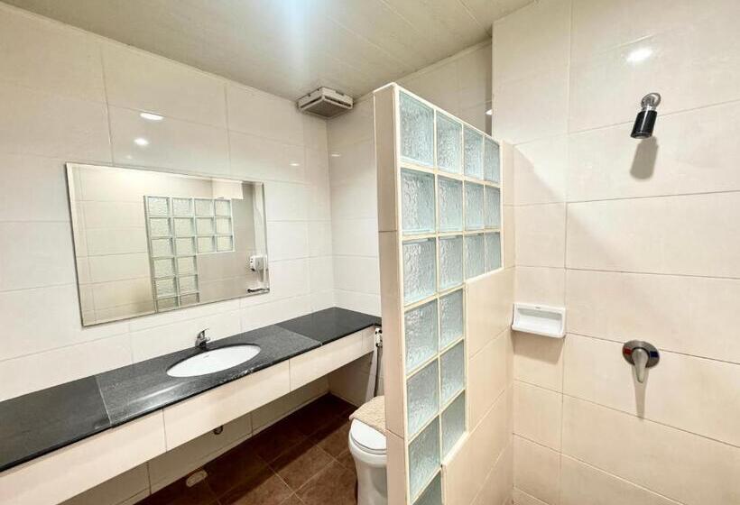 三人经典房间, บ้านสวนรีสอร์ท นครสวรรค์