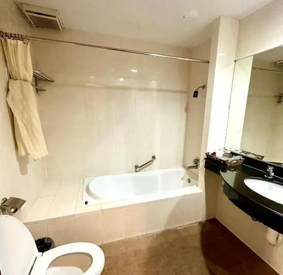 اتاق لوکس, บ้านสวนรีสอร์ท นครสวรรค์