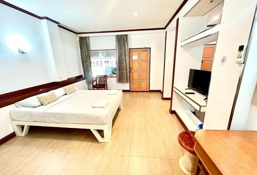 اتاق کلاسیک چهارنفره, บ้านสวนรีสอร์ท นครสวรรค์