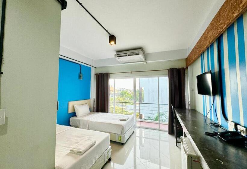 标准间带阳台, บ้านสวนรีสอร์ท นครสวรรค์