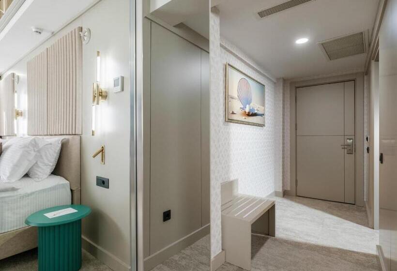 Juniorsvit, Perla Pura