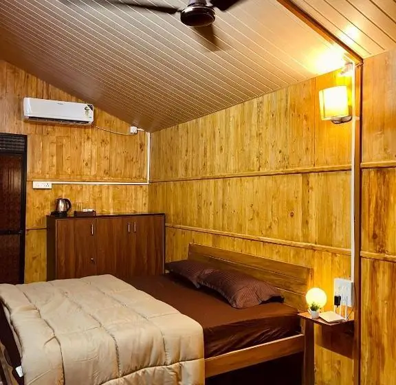 اتاق لوکس با تخت بزرگ, Stay In Woods