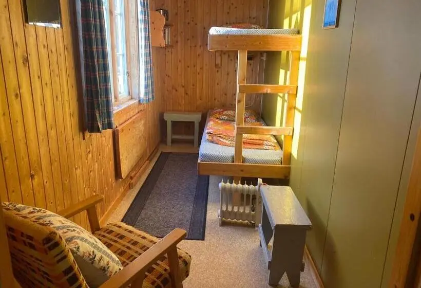 バス共有のスタンダードルーム, Stamsund Hostel