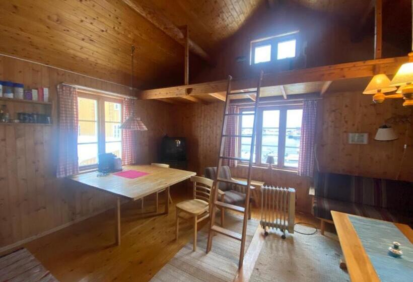 Дом 2 Спальни, Stamsund Hostel