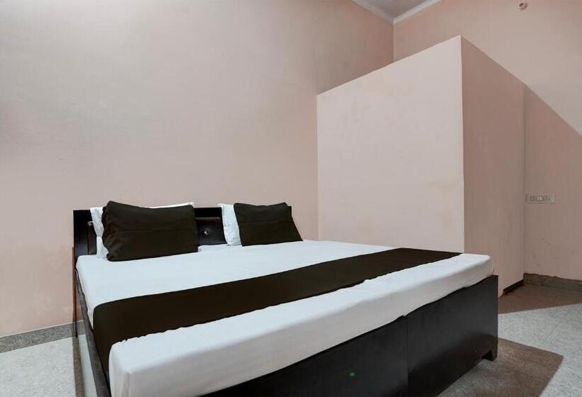 Номер Стандарт, Spot On Guest House