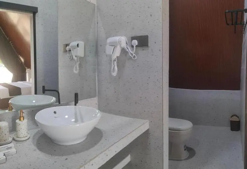 キングサイズベッドのスタンダードルーム, Kawaland Glamping Resort