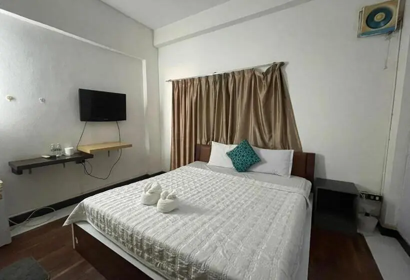 キングサイズベッドのスタンダードルーム, Vientiane Star Hotel B