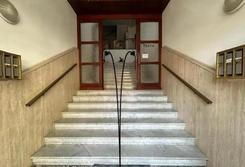 اتاق لوکس با بالکن, Annita S Rooms