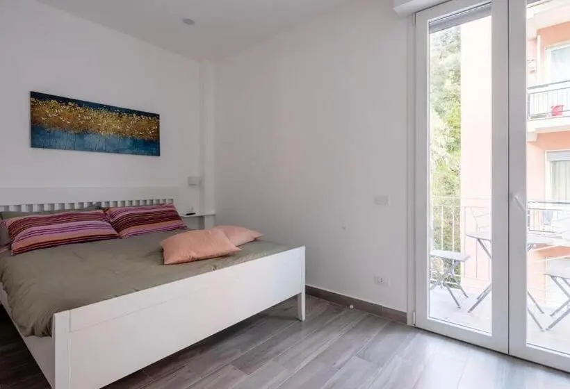 اتاق لوکس با بالکن, Annita S Rooms
