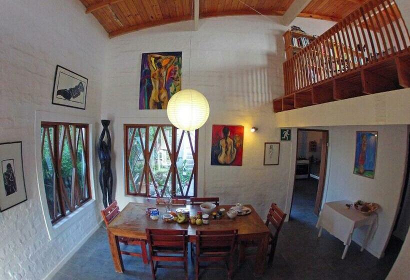 标准单人间, Alternative Space B & B