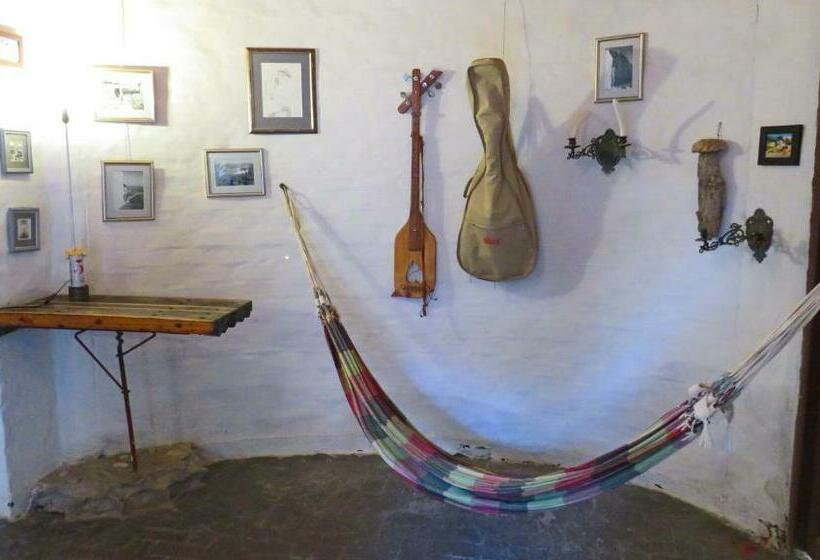 标准单人间, Alternative Space B & B