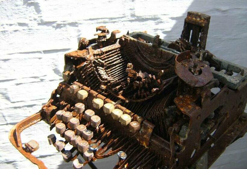 标准单人间, Alternative Space B & B