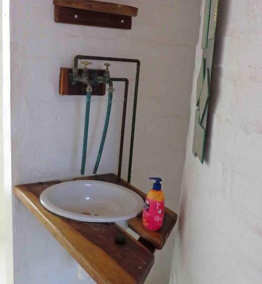 经济房, Alternative Space B & B