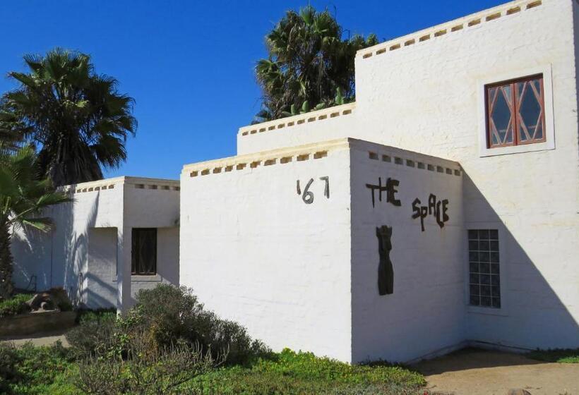 经济房, Alternative Space B & B