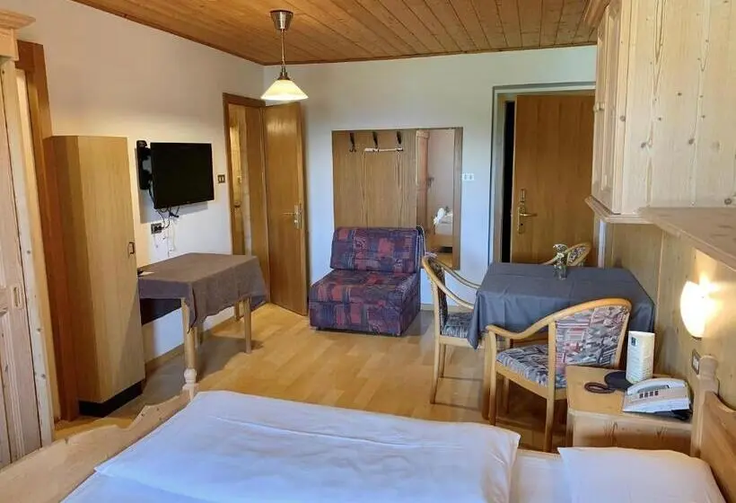 スタンダードスタジオ, Apparthotel Germania