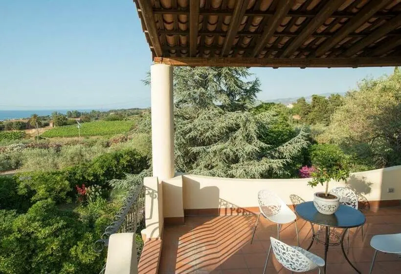 Comfort room with garden view, B&b Don Gaspano