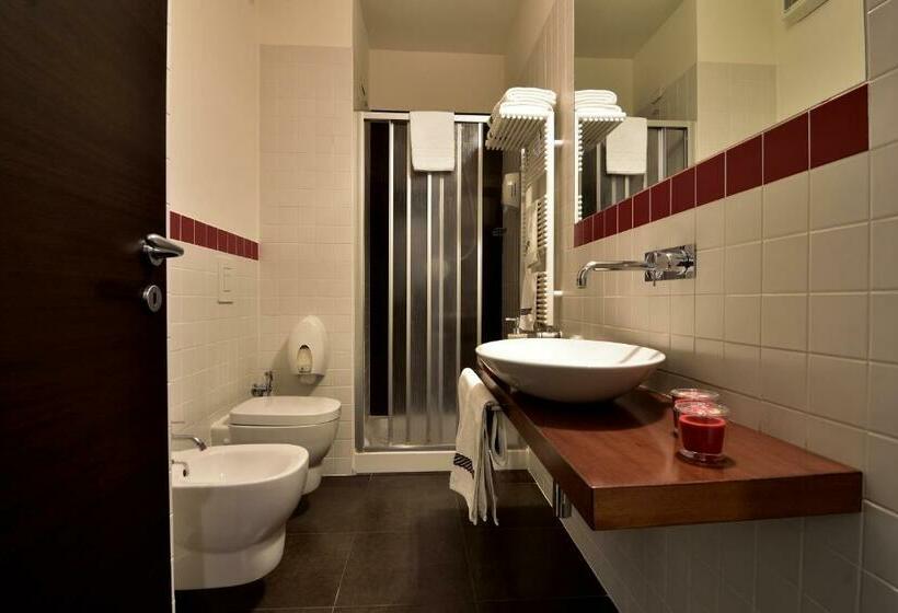 חדר משפחתי, B&b Donna Eleonora