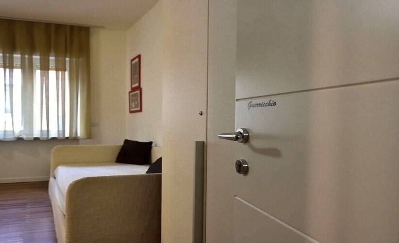 חדר משפחתי, B&b Donna Eleonora