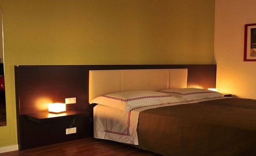 חדר משפחתי, B&b Donna Eleonora