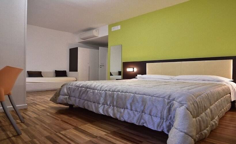 חדר משפחתי, B&b Donna Eleonora