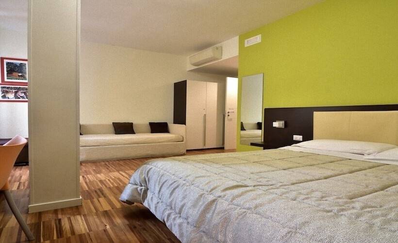 חדר משפחתי, B&b Donna Eleonora