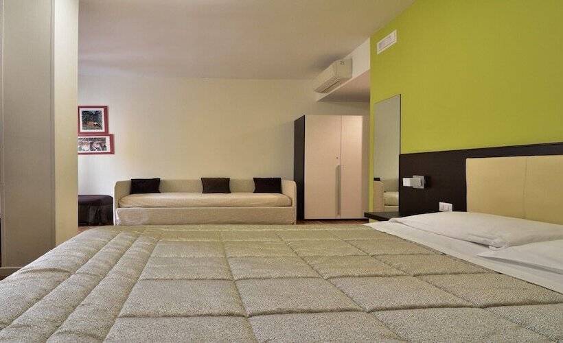 חדר משפחתי, B&b Donna Eleonora