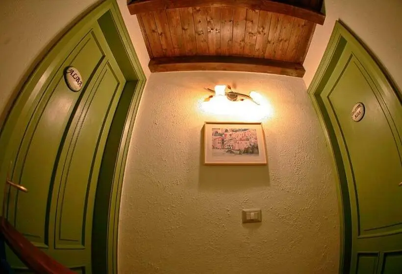 オーシャンビューのデラックストリプルルーム, B&b La Veduta