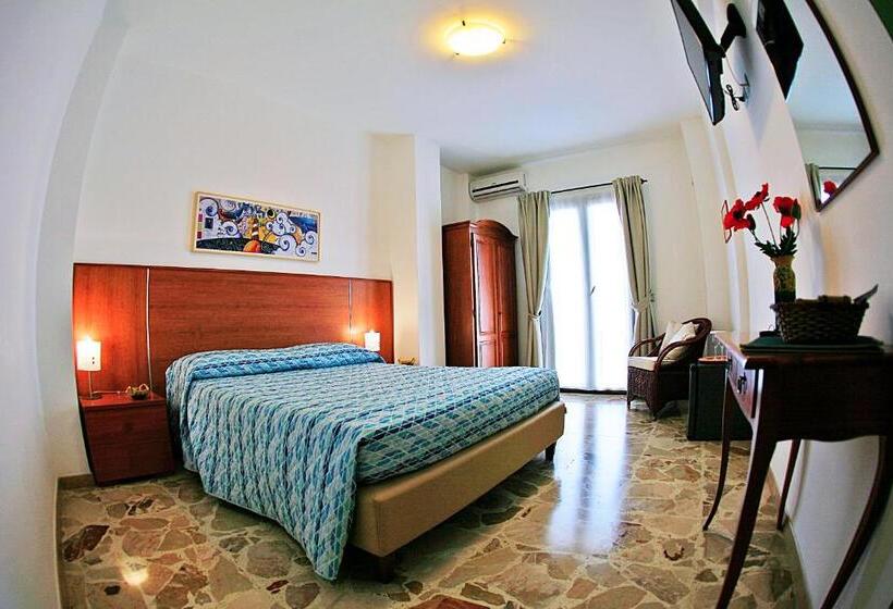 اتاق سوپریور با چشمانداز دریا و بالکن, B&b La Veduta