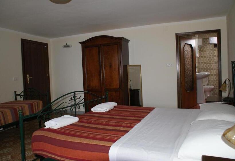 Triple Room Sea View, A Taverna Intru U Vicu