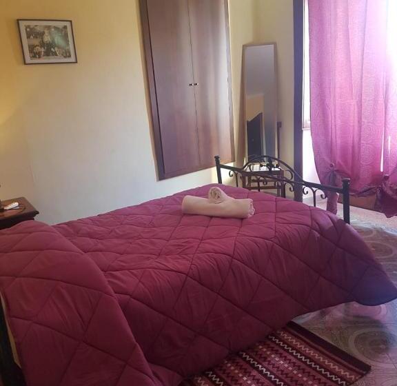 חדר סטנדרט יחיד, A Taverna Intru U Vicu