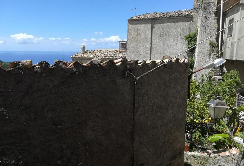 חדר סטנדרט יחיד, A Taverna Intru U Vicu