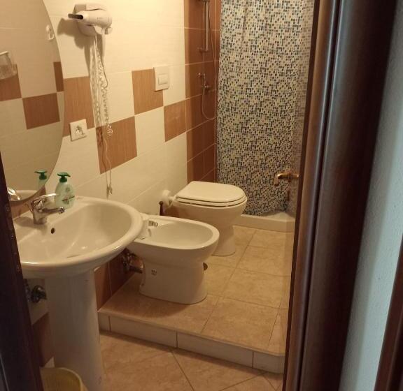 דירת חדר נוף לים, A Taverna Intru U Vicu