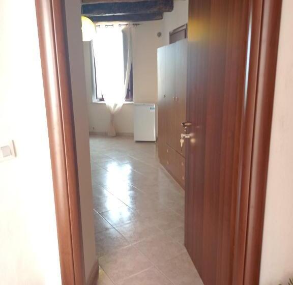 דירת חדר נוף לים, A Taverna Intru U Vicu