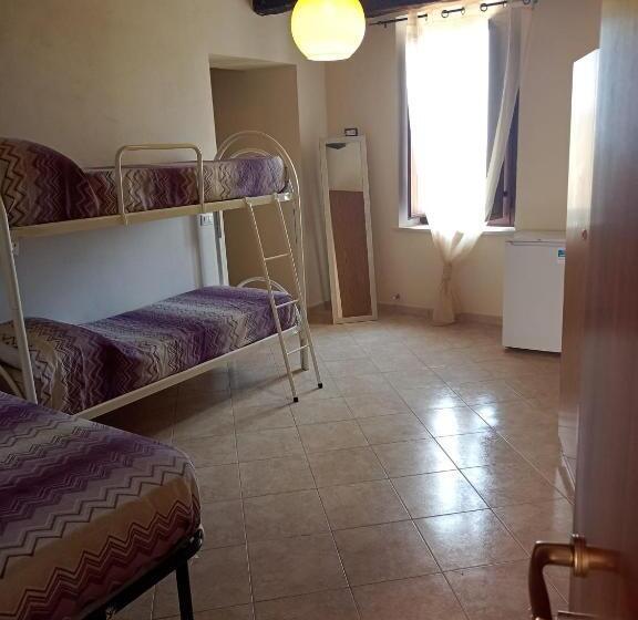 דירת חדר נוף לים, A Taverna Intru U Vicu