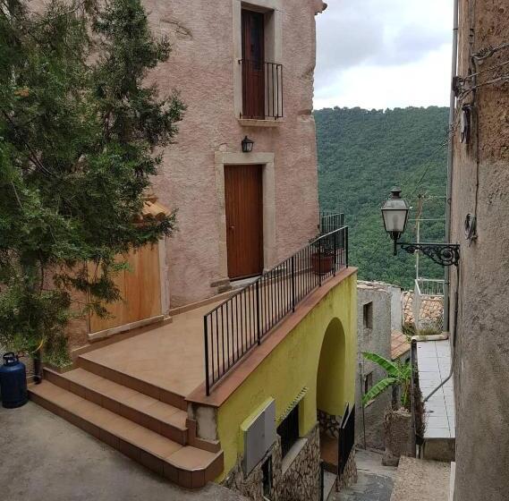 חדר סופריור לשלושה עם נוף לים, A Taverna Intru U Vicu