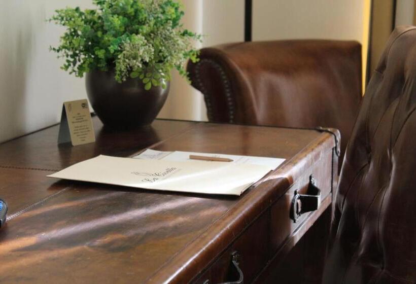 اتاق لوکس, La Civetta