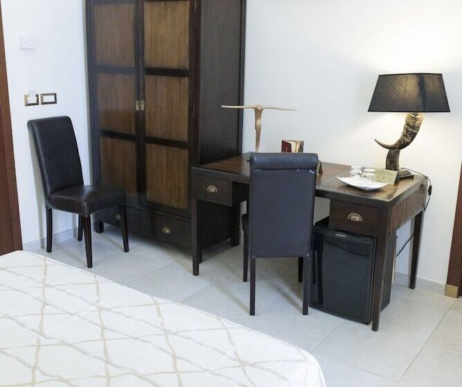 اتاق لوکس, La Civetta