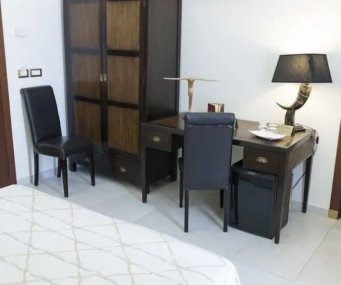 اتاق لوکس, La Civetta