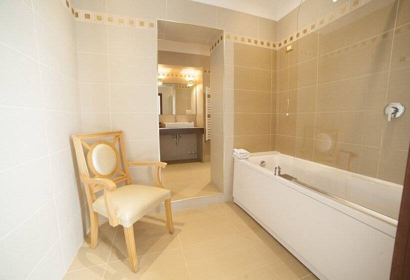 سوییت جونیور, La Civetta