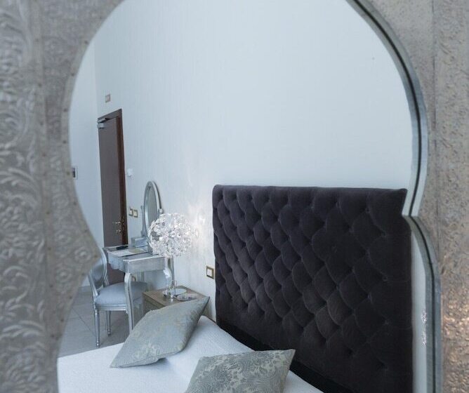 اتاق لوکس, La Civetta